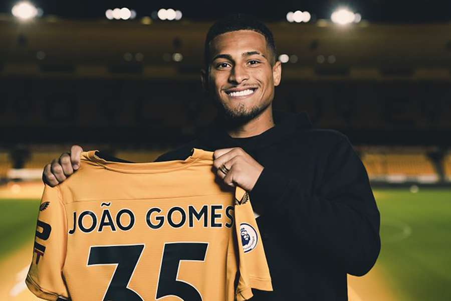 Wolves sign Brazilian midfielder Joao Gomes