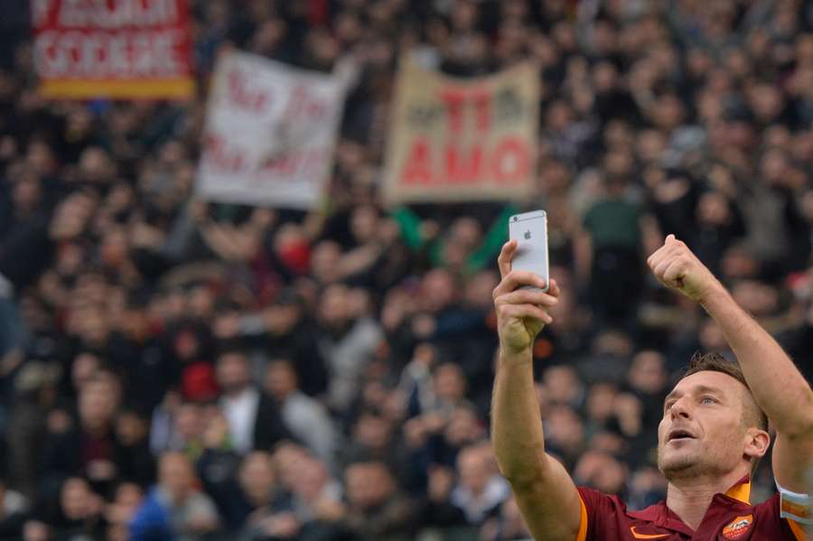 Il selfie più famoso del Derby di Roma
