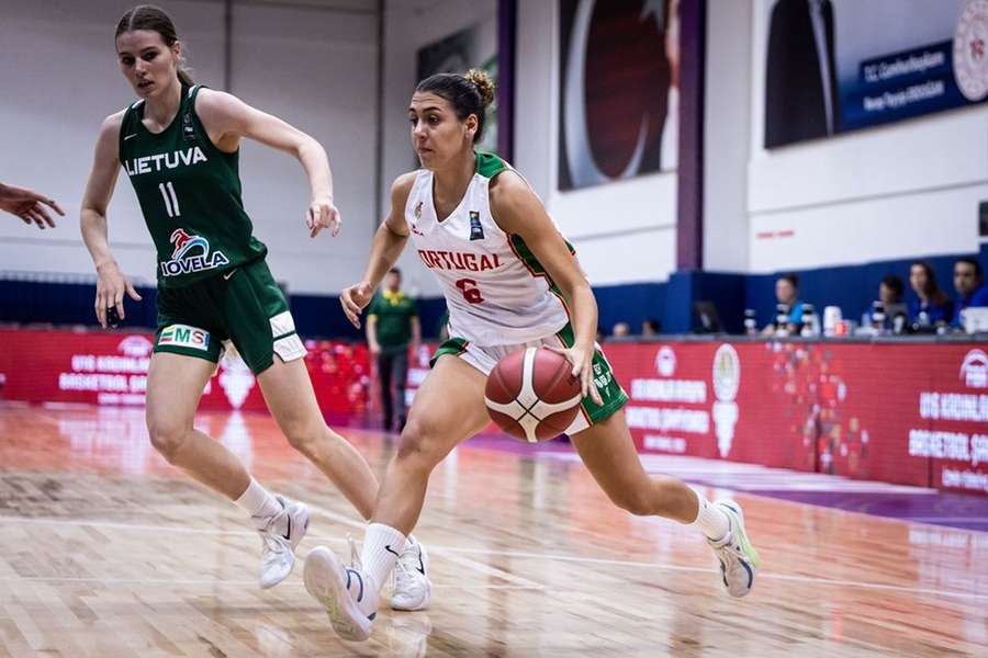Ana Pinheiro e Fatumata Djaló, com 12 pontos cada, foram as jogadoras em evidência na equipa portuguesa