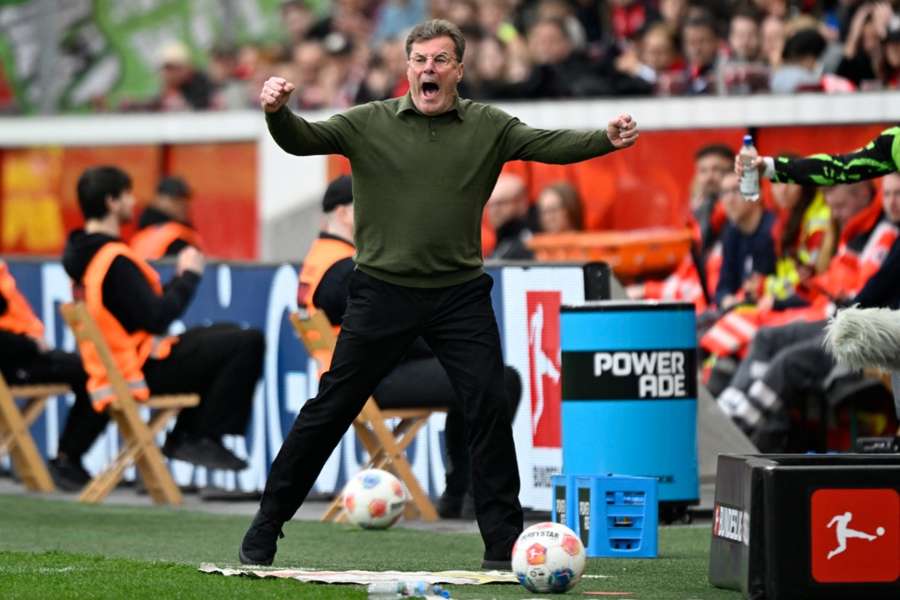 Heckings Puls beruhigte sich auch nach Schlusspfiff lange Zeit nicht Heckings Puls beruhigte sich auch nach Schlusspfiff lange Zeit nicht