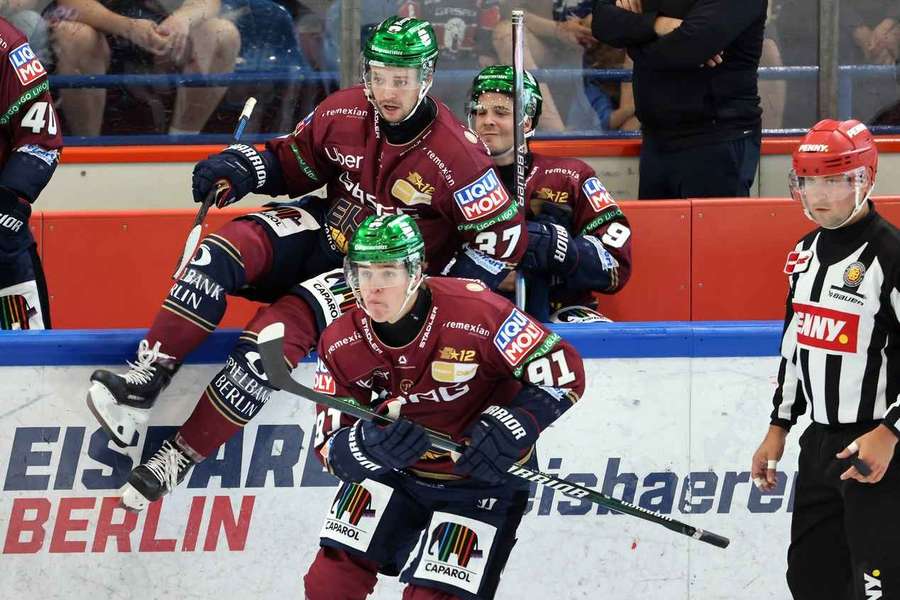 Die Eisbären Berlin bereiten sich auf die Mission Titelverteidigung in der DEL vor. Die Eisbären Berlin bereiten sich auf die Mission Titelverteidigung in der DEL vor.
