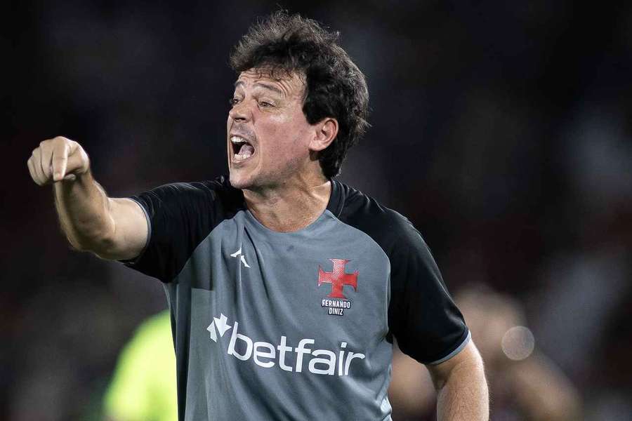 O professor Diniz segurou o Timão fora de casa O professor Diniz segurou o Timão fora de casa