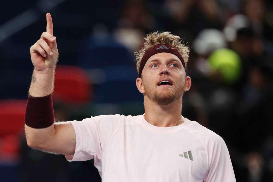 Alexander Zverev surpris par l'Espagnol Alejandro Davidovich en demi-finale du Masters 1000 de Shanghai Alexander Zverev surpris par l'Espagnol Alejandro Davidovich en demi-finale du Masters 1000 de Shanghai