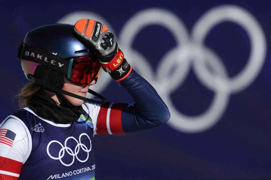 Dojatá Shiffrinová v cieli.