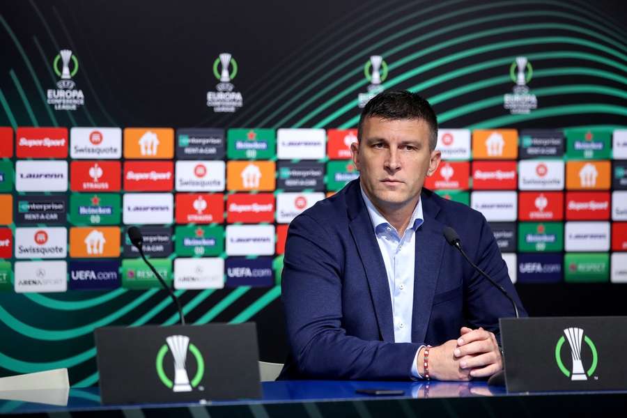 Sergej Jakirovič na tiskové konferenci před zápasem s Plzní.