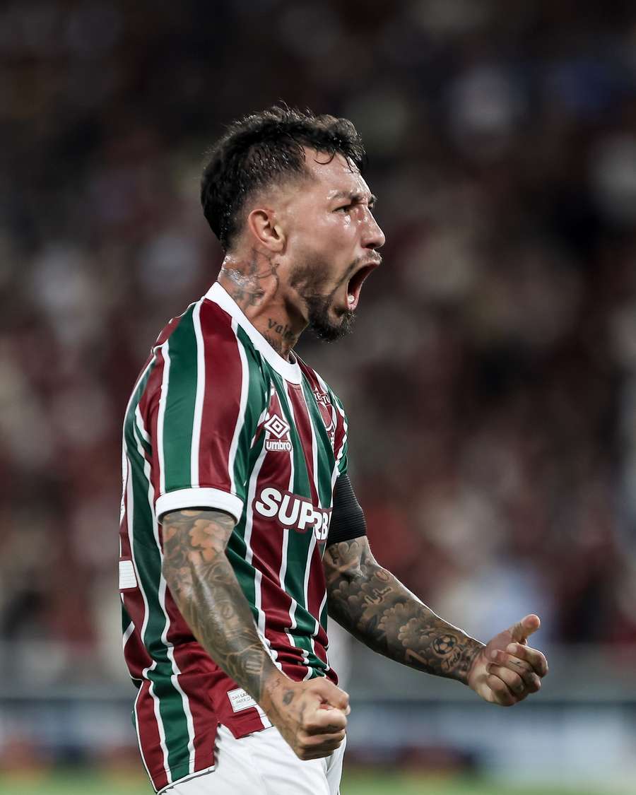 Lucho Acosta fez um golaço para abrir o placar no Maracanã