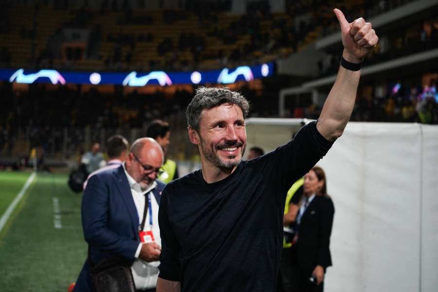 Van Bommel passou pelo banco do Antuérpia Van Bommel passou pelo banco do Antuérpia
