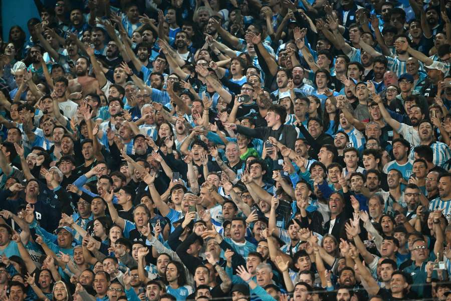 La afición del Racing anima a su equipo