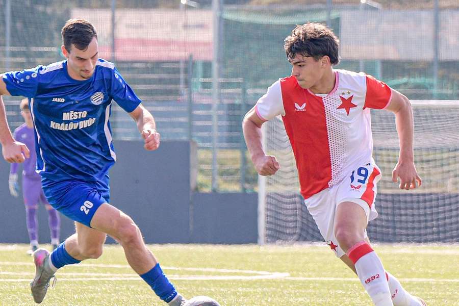 Dvě facky po sobě. Slávističtí mladíci po skalpu lídra zase padli, trenér žehral na nezkušenost