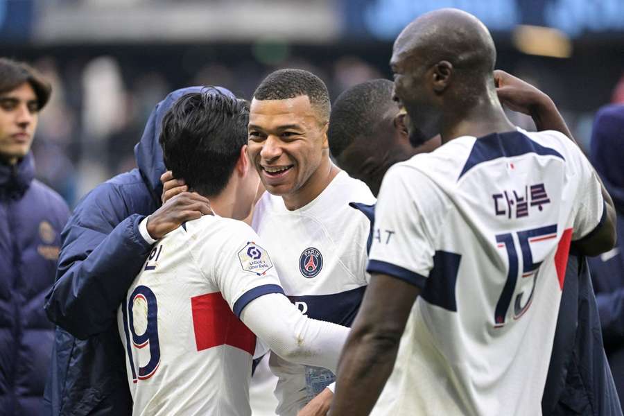 Danilo en pleine célébration avec ses coéquipiers contre le Havre.
