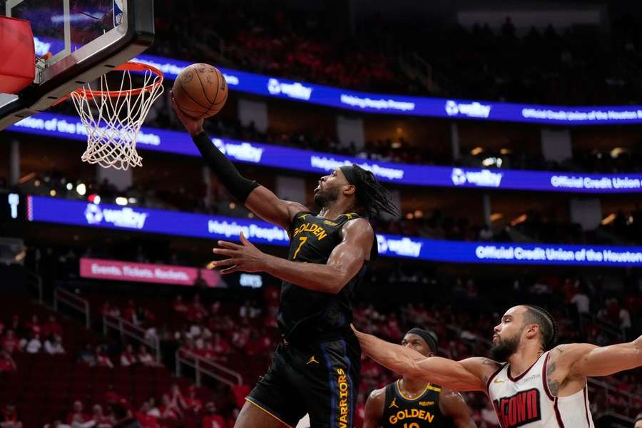 Hield táhl Warriors za postupem. Hield táhl Warriors za postupem.