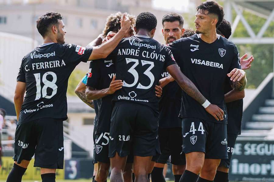 André Clóvis fez o golo da vitória do Académico de Viseu aos 35 minutos André Clóvis fez o golo da vitória do Académico de Viseu aos 35 minutos