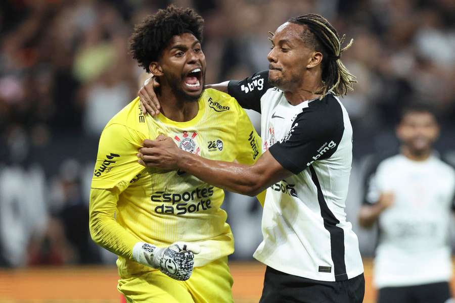 Hugo igualou marca de Gylmar dos Santos Neves