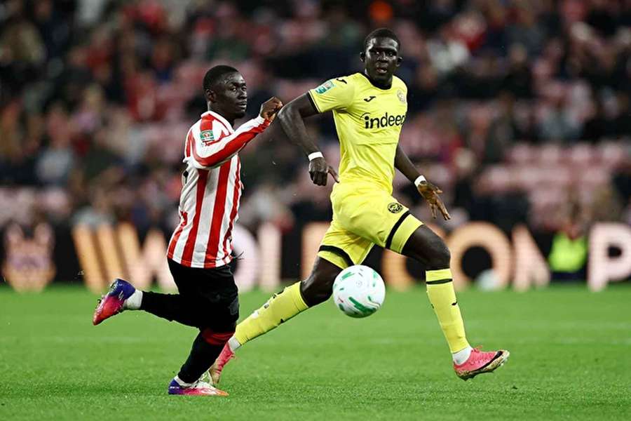 Bývalý slávista El Hadji Malick Diouf (vpravo) v zápase proti Sunderlandu.