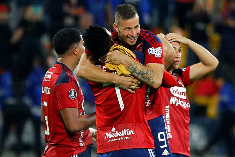 Celebração colombiana no Estádio Atanasio Girardot