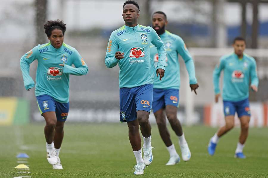 Vinicius Junior durante treino da Seleção Brasileira no CT do Caju 