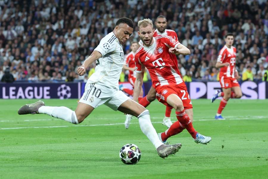 Mbappé, ante Laimer