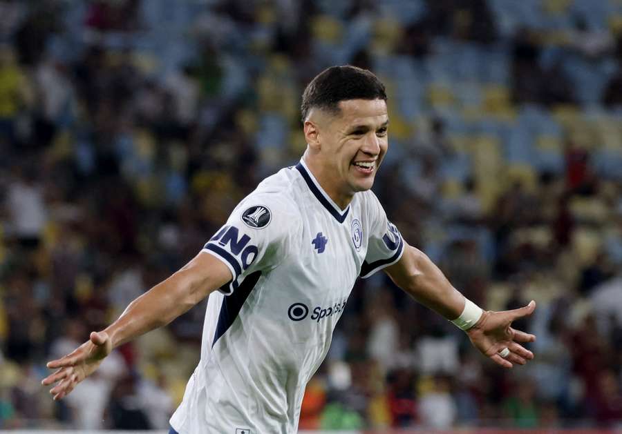 Álex Arce garantiu a vitória do Ind. Rivadavia sobre o Fluminense Álex Arce garantiu a vitória do Ind. Rivadavia sobre o Fluminense