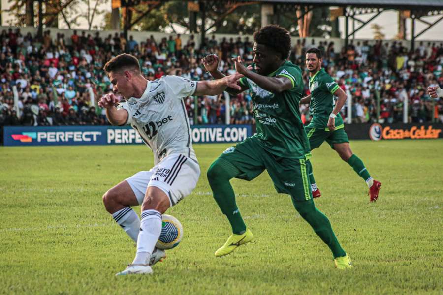 Estádio Ribeirão recebeu bom público para ver o Galo de perto Estádio Ribeirão recebeu bom público para ver o Galo de perto