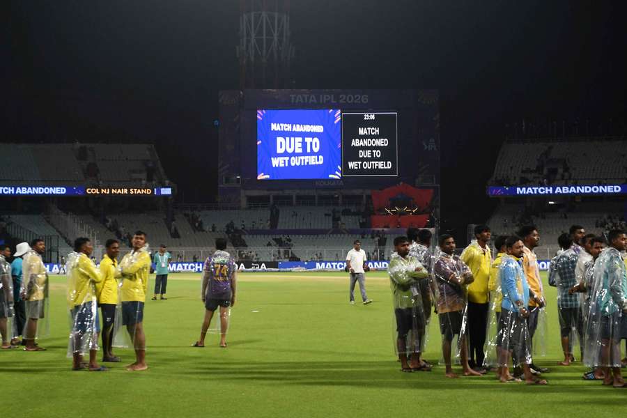 The clash at Eden Gardens was hit by rain The clash at Eden Gardens was hit by rain