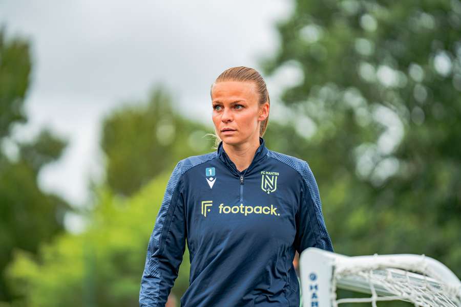 FC Nantes goalkeeper Emily Burns