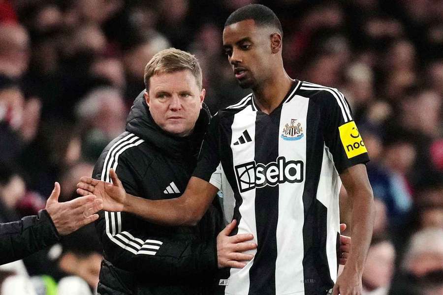 Eddie Howe și Alexander Isak 