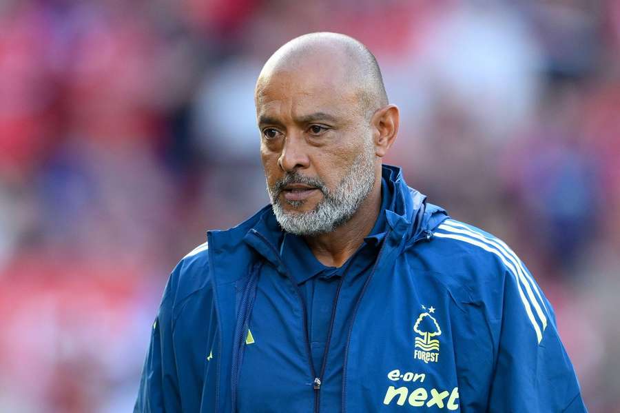 Nuno Espírito Santo on the bench at Nottingham Forest