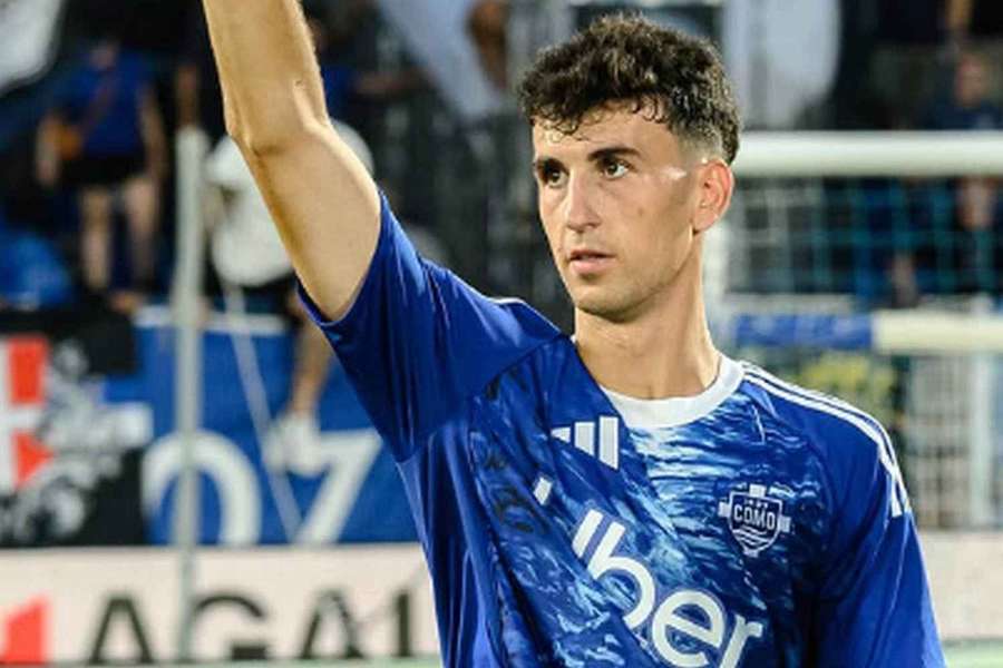 Jacobo Ramón září v barvách Coma a přitahuje pozornost anglických gigantů