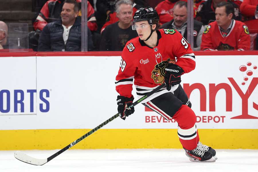 Bedard sa postavil proti Panarinovi. Bedard sa postavil proti Panarinovi.