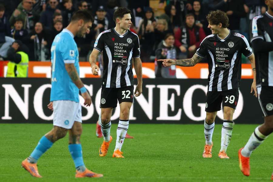 Hängende Köpfe bei Napoli nach einer bitteren Pleite. Hängende Köpfe bei Napoli nach einer bitteren Pleite.