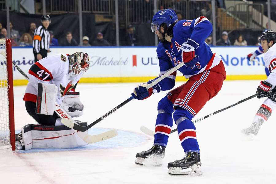 Senators pozwoli rywalom tylko na dziewięć strzałów. Było blisko rekordu