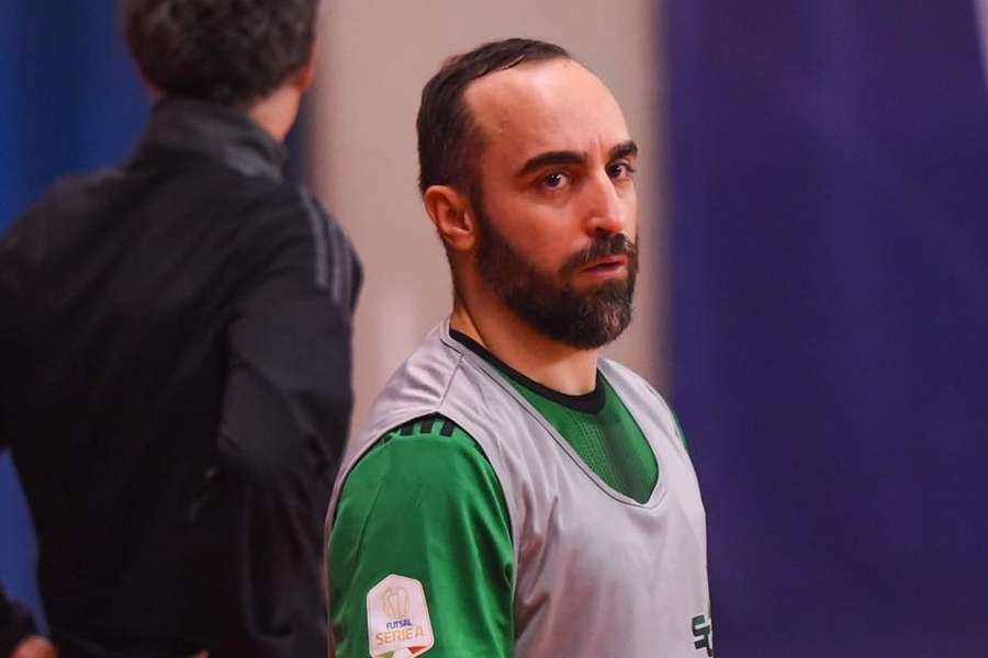 Ricardinho fez cinco jogos pela formação italiana