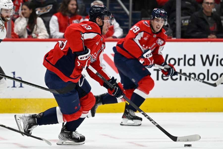 Jakub Vrána chyběl v sestavě Capitals dva zápasy.