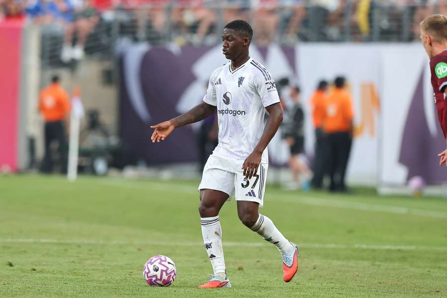 Tottenham approach Man Utd for Mainoo