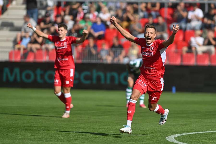 Krčík zažil gólový debut vo farbách Pardubíc. Krčík zažil gólový debut vo farbách Pardubíc.