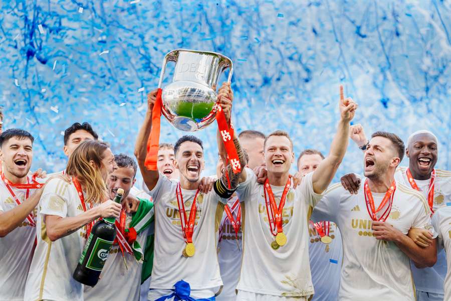 Årets hold i Superligaen: Guldvindende 'løver' og målfarlig 'ulv' pryder holdet