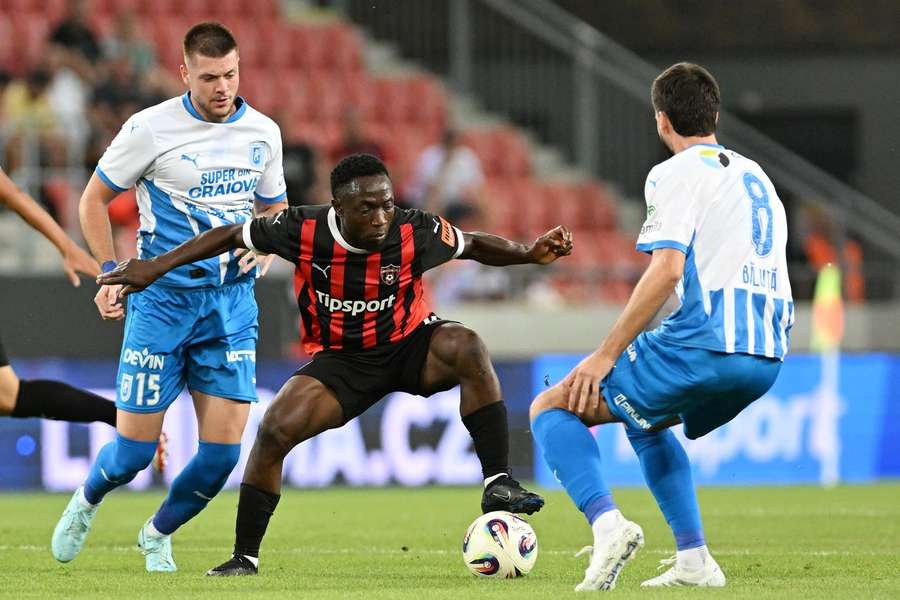 Universitatea Craiova trece în prelungiri de Spartak Trnava