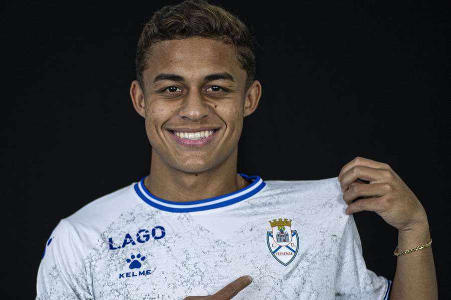 Dudu chega ao Feirense oriundo do Ponte Preta