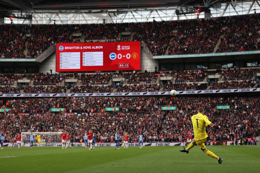 Manchester United's Spanish goalkeeper David de Gea takes a free-kick Manchester United's Spanish goalkeeper David de Gea takes a free-kick