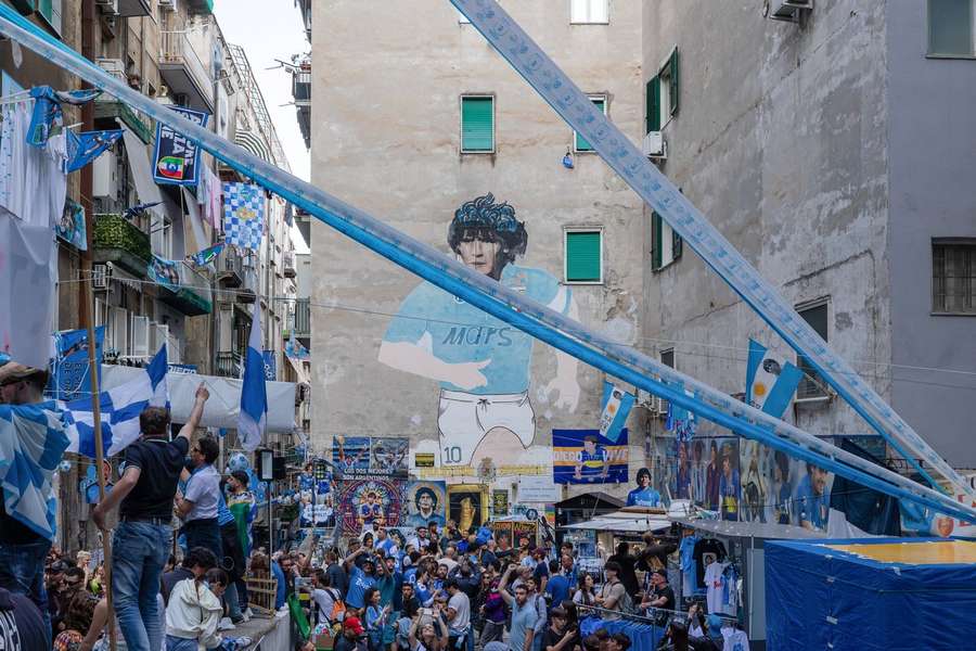 Diego Maradona neodmyslitelně patří k Neapoli.