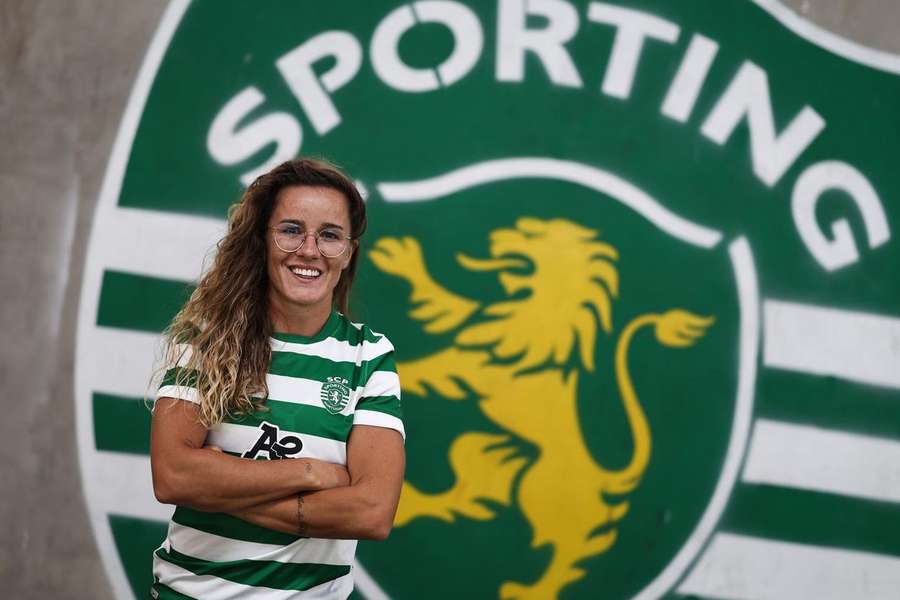 Ana Capeta prolonga ligação aos leões