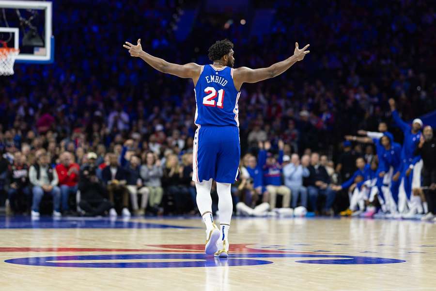 NBA Round-up: Joel Embiid feiert erfolgreiches Comeback und siegt mit den 76ers gegen die Bulls.