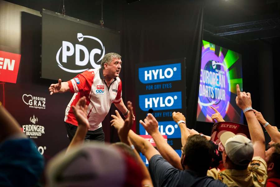 Mensur Suljovic feiert seinen Auftaktsieg