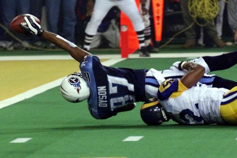 O Super Bowl foi jogado muitas vezes no sintético