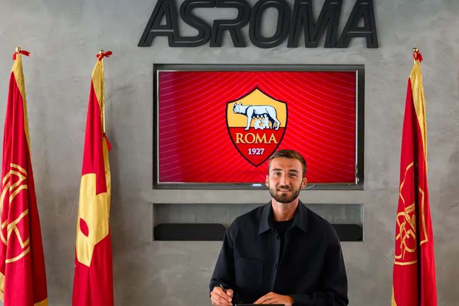 Cristante na renovação de contrato com a Roma Cristante na renovação de contrato com a Roma