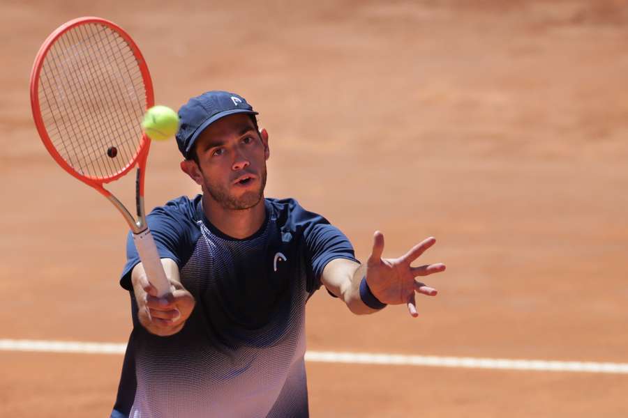 Ténis: Francisco Cabral eliminado do torneio de pares de Buenos Aires