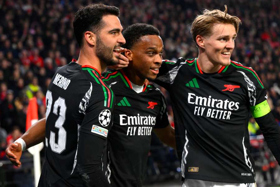 Odegaard deu espetáculo nos londrinos