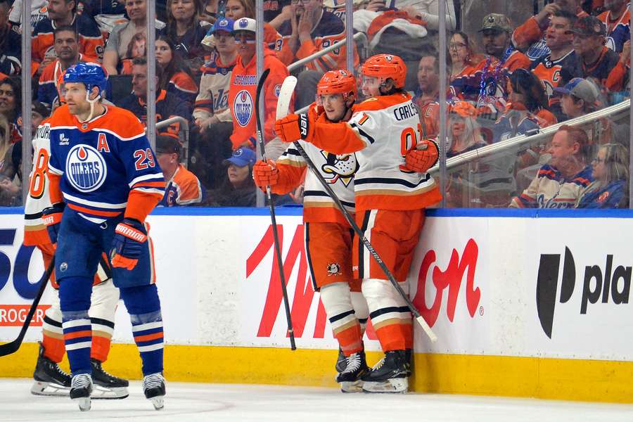 Anaheim Ducks players celebrate goal in Game 2 vs Edmonton Oilers