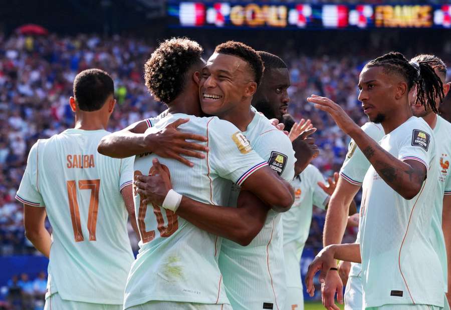 Désiré Doué, Kylian Mbappé et Michael Olise célébrant leur but face au Maroc Désiré Doué, Kylian Mbappé et Michael Olise célébrant leur but face au Maroc