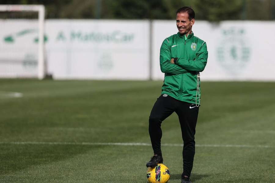 João Pereira prepara estreia oficial como treinador do Sporting